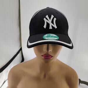 New York Yankees MLB Twins Enterprise Embossed Strapback Hat Vintage